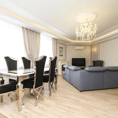 Deluxe Nivy Apartment